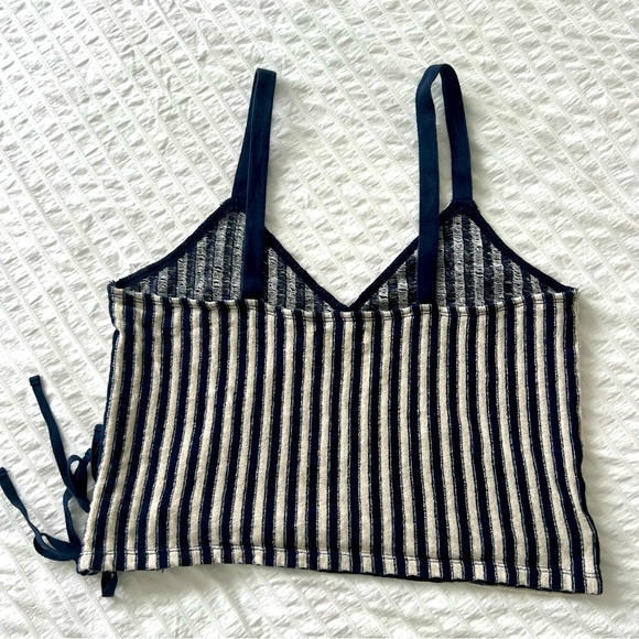 Madewell Crop Top Size L, White & Blue, Stripes - Picture 3 of 6